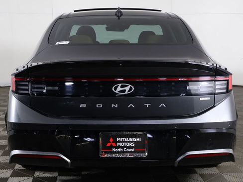 Used 2025 Hyundai Sonata Limited FWD image 16