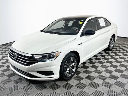 Used 2019 Volkswagen Jetta R-Line FWD image 4