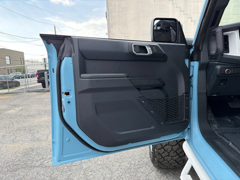 Used 2025 Ford Bronco 4-Door AWD/4WD image 38