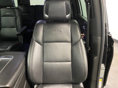 Used 2023 Cadillac Escalade ESV Luxury image 21