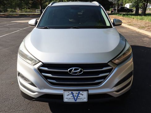 Used 2017 Hyundai Tucson SE image 11