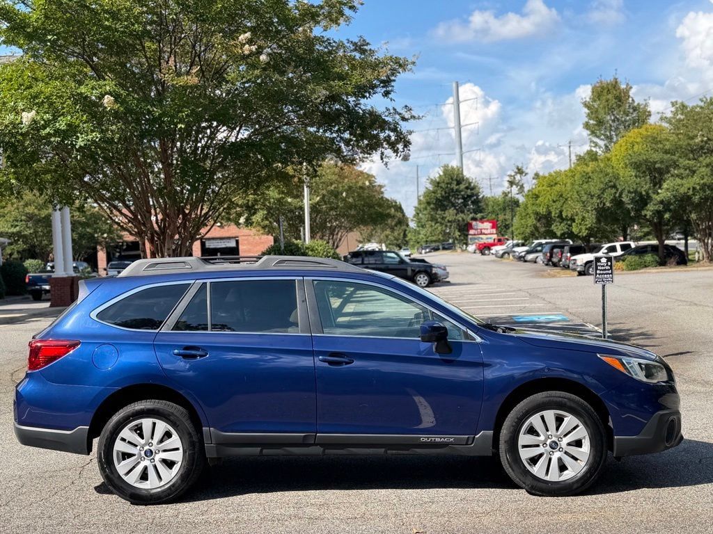 Used 2017 Subaru Outback 2.5i Premium AWD/4WD image 6