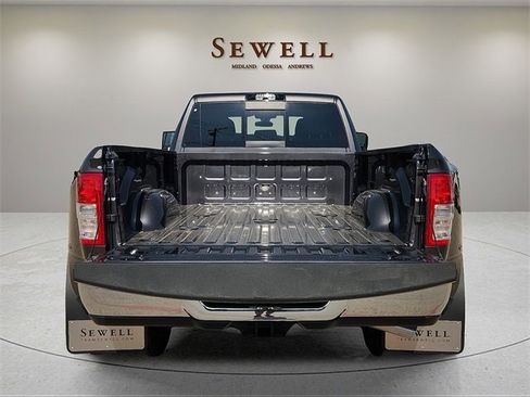 Used 2024 RAM 3500 Tradesman w/ Chrome Appearance Group image 20