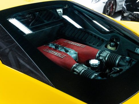 Used 2010 Ferrari 458 Italia Coupe RWD image 78