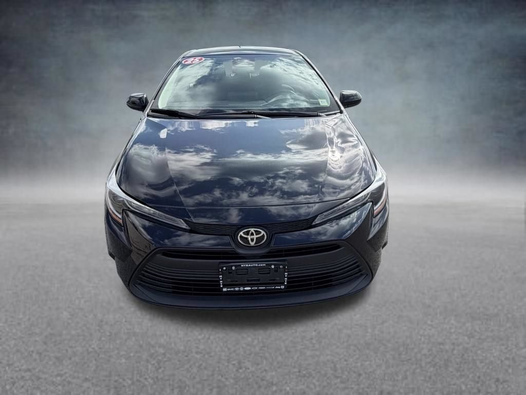 Used 2025 Toyota Corolla LE FWD image 9