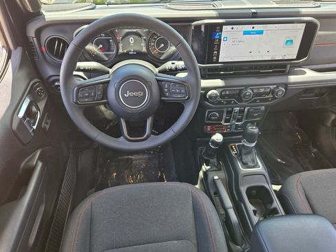 Used 2026 Jeep Wrangler Unlimited Rubicon AWD/4WD image 12