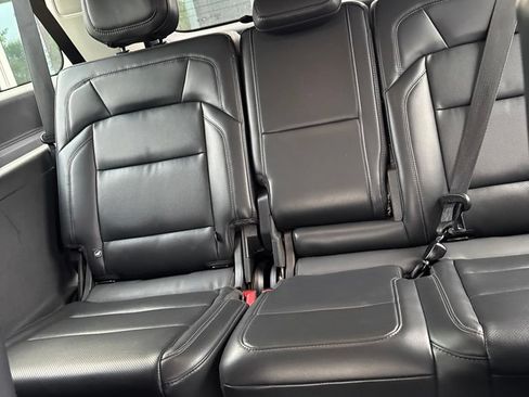 Used 2025 Lincoln Navigator L Reserve AWD/4WD image 10