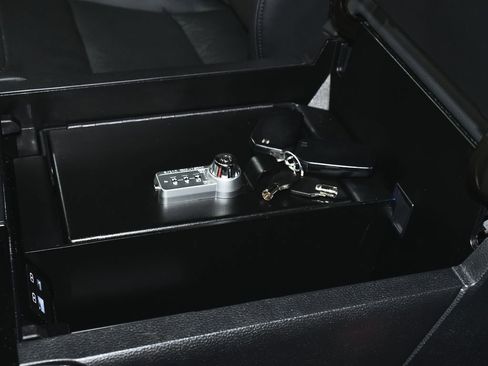 Used 2024 Toyota Tundra Limited w/ Power Package image 43