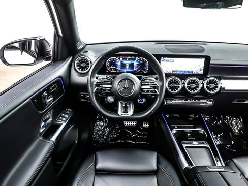 Used 2025 Mercedes-Benz GLB 35 AMG 4MATIC image 6