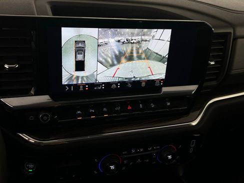 Used 2024 Chevrolet Silverado 1500 LT Trail Boss w/ LT Trail Boss Premium Package image 19