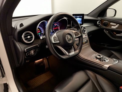 Certified 2019 Mercedes-Benz GLC 300 image 4