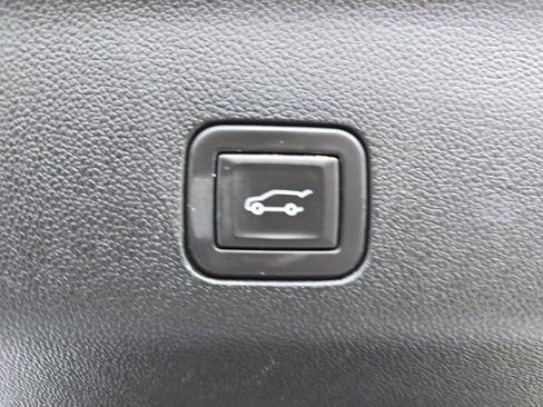 Used 2024 Chevrolet Suburban Premier image 13