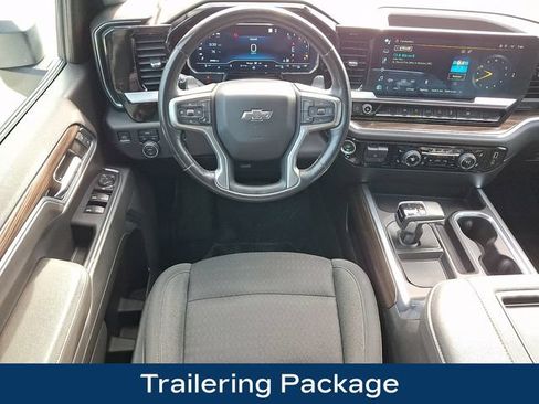 Used 2022 Chevrolet Silverado 1500 RST w/ Max Trailering Package AWD/4WD image 3