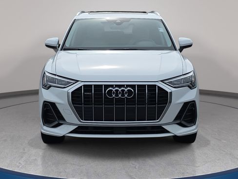 Used 2024 Audi Q3 2.0T Premium Plus w/ Premium Plus Package AWD/4WD image 2