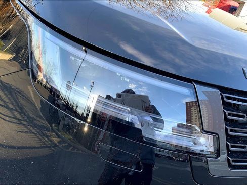 New 2026 Land Rover Range Rover SE image 13