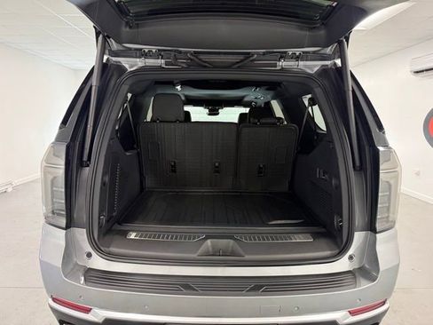 New 2026 Chevrolet Suburban High Country AWD/4WD image 8