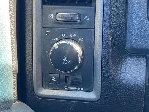 Used 2017 RAM 1500 Express image 25