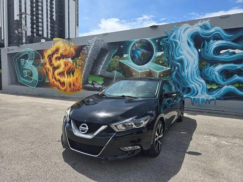 Used 2017 Nissan Maxima Platinum FWD image 2