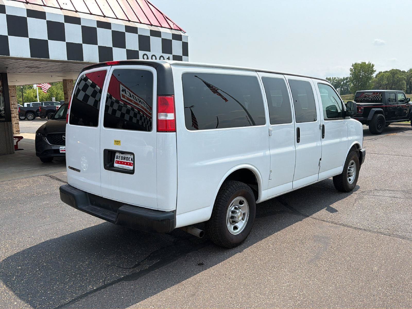 Used 2022 Chevrolet Express 2500 LS RWD image 7