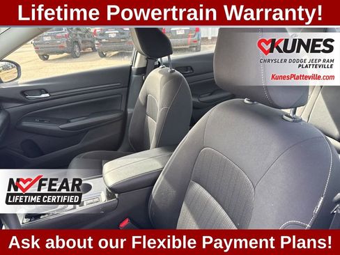 Used 2024 Nissan Altima 2.5 SV AWD/4WD image 23