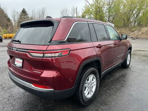 Used 2023 Jeep Grand Cherokee Laredo w/ Luxury Tech Group I AWD/4WD image 14