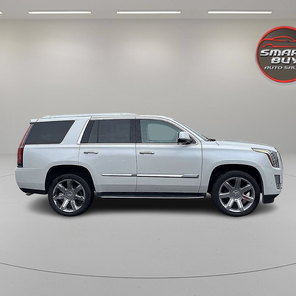 Used 2018 Cadillac Escalade Luxury AWD/4WD image 5