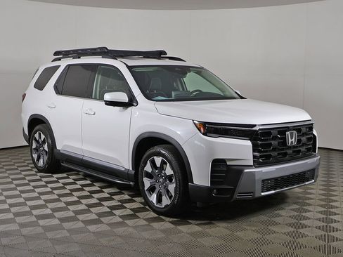 Used 2017 Honda Pilot Elite image 2