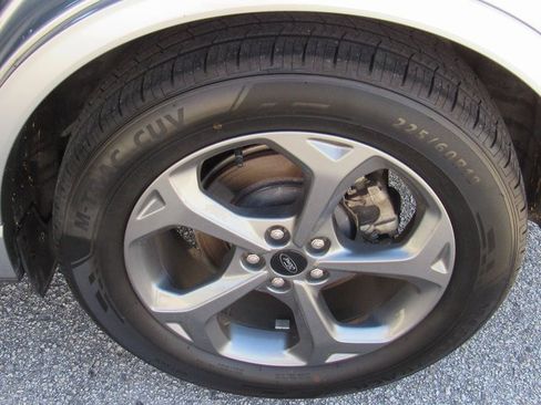 Used 2024 Ford Escape ST-Line image 9