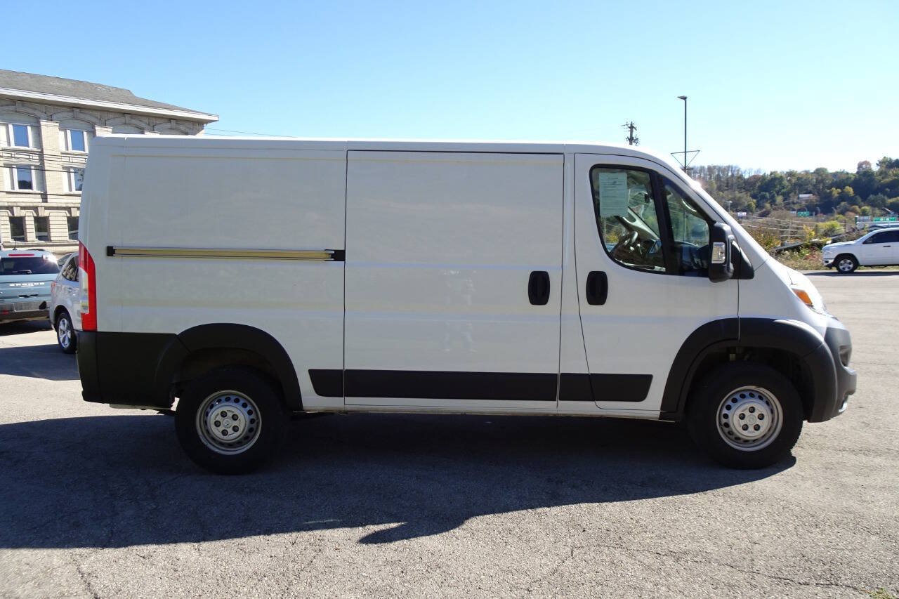 Used 2025 RAM ProMaster 2500 w/ U-Haul Equipment Group FWD image 5
