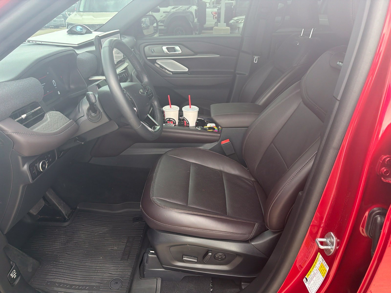 Certified 2025 Ford Explorer Platinum RWD image 6