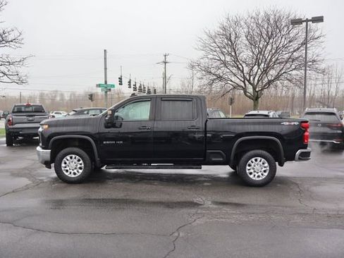 Used 2022 Chevrolet Silverado 2500 LT w/ Convenience Package AWD/4WD image 4