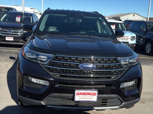 Used 2024 Ford Explorer XLT w/ Equipment Group 202A image 3