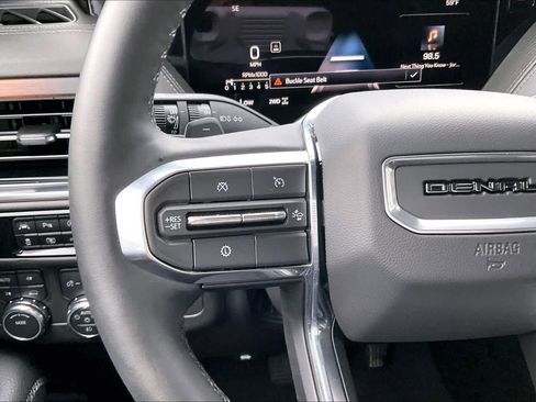 Used 2025 GMC Yukon XL Denali AWD/4WD image 23