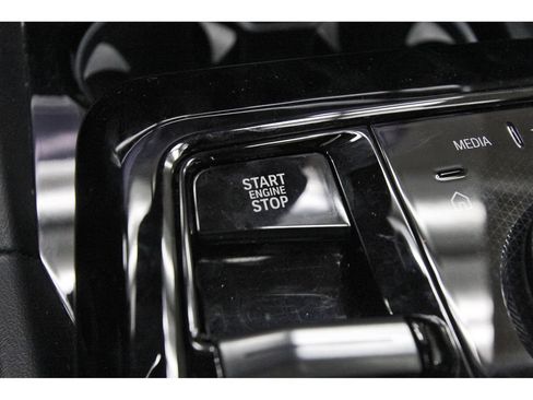 Used 2025 BMW 530i RWD image 21