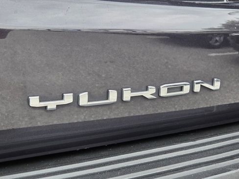 Used 2023 GMC Yukon SLT image 16