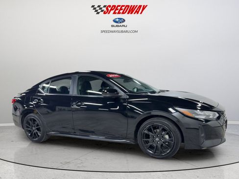 Used 2025 Nissan Sentra SR w/ Midnight Edition FWD image 3