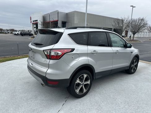 Used 2017 Ford Escape SE w/ SE Leather Comfort Package image 10