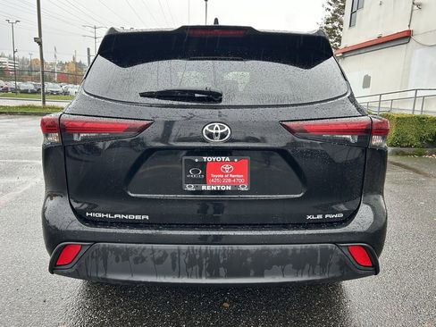 Certified 2024 Toyota Highlander XLE image 6