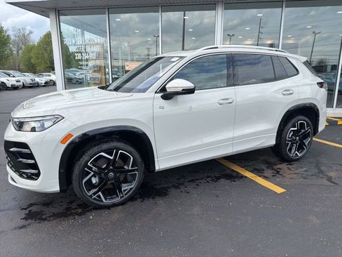 New 2026 Volkswagen Tiguan SEL R-Line AWD/4WD image 3