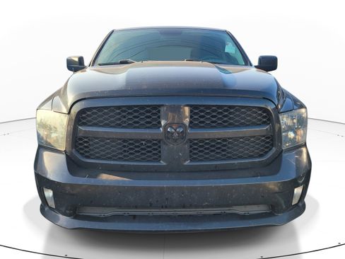 Used 2018 RAM 1500 Express w/ Black Ram 1500 Express Group RWD image 2