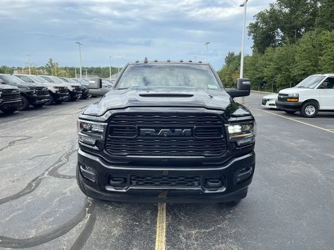 Used 2024 RAM 2500 Limited AWD/4WD image 32