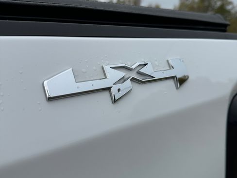 Used 2024 GMC Sierra 1500 Elevation image 34