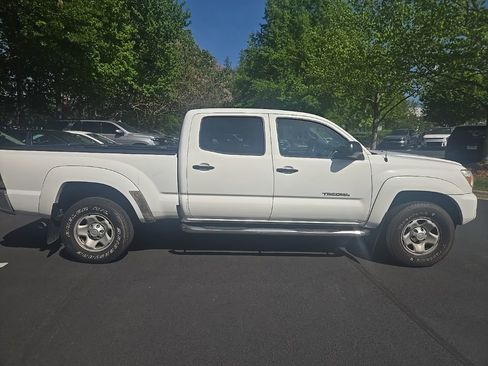 Used 2014 Toyota Tacoma PreRunner w/ SR5 Package image 8