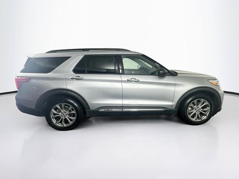 Used 2020 Ford Explorer XLT w/ Equipment Group 202A RWD image 10
