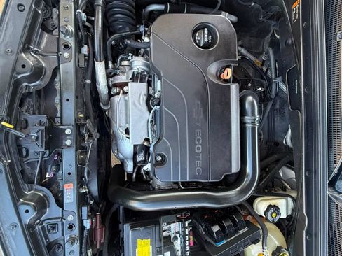 Used 2017 Chevrolet Malibu LT FWD image 28