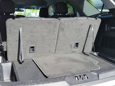 Used 2023 Ford Explorer XLT w/ Equipment Group 202A RWD image 6