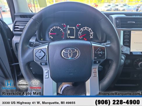 Used 2024 Toyota 4Runner SR5 AWD/4WD image 21