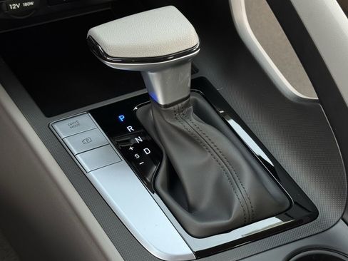 New 2026 Hyundai Elantra SE FWD image 22