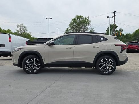 New 2026 Chevrolet Trax RS w/ Driver Confidence Package FWD image 12