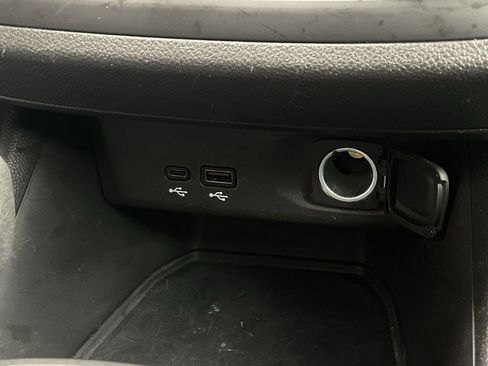 Used 2025 Buick Envista Preferred FWD image 23
